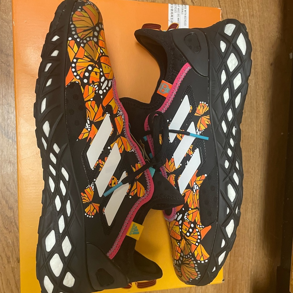NEW w/ BOX Dia De Los Muertos Adidas Sz 11
